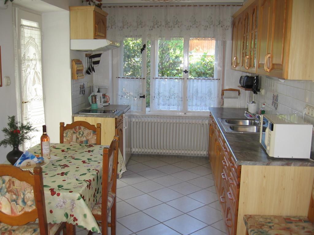 Csaladi Vendeghaz Apartment Eger Phòng bức ảnh