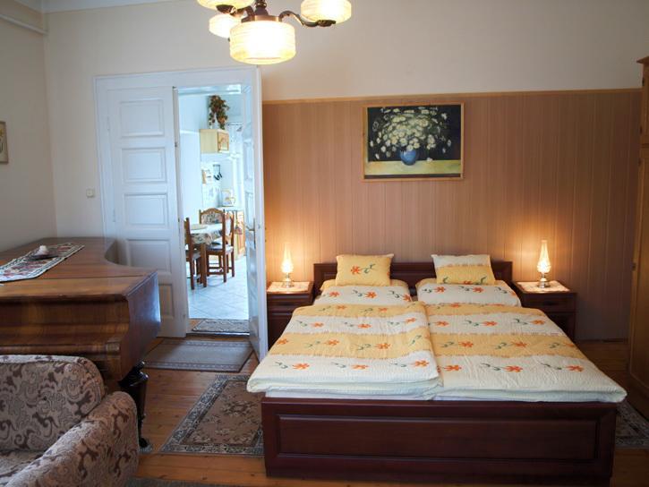 Csaladi Vendeghaz Apartment Eger Phòng bức ảnh