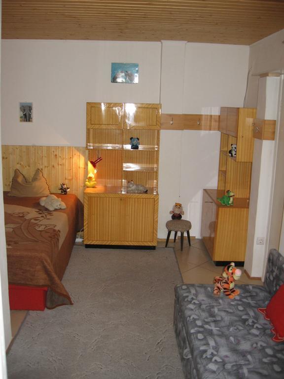 Csaladi Vendeghaz Apartment Eger Phòng bức ảnh